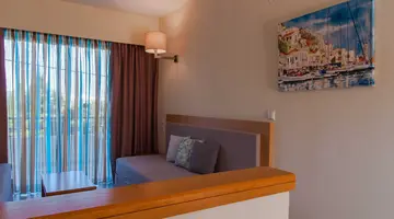 SEA MELODY BEACH HOTEL AND APARTMENTS
