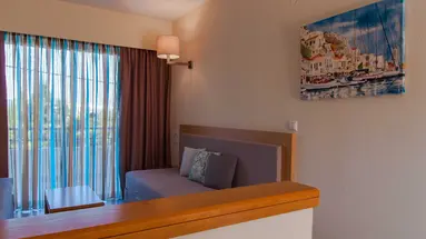 SEA MELODY BEACH HOTEL AND APARTMENTS