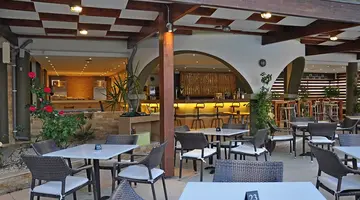 SEA MELODY BEACH HOTEL AND APARTMENTS