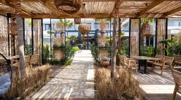 Sea & Sand Hotel