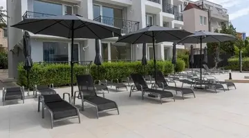 Sea Sand Hotel