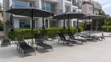 Sea Sand Hotel