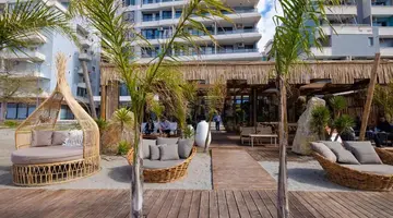 Sea & Sand Hotel