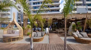 Sea & Sand Hotel
