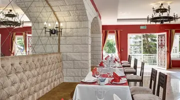 SEADEN COROLLA HOTEL
