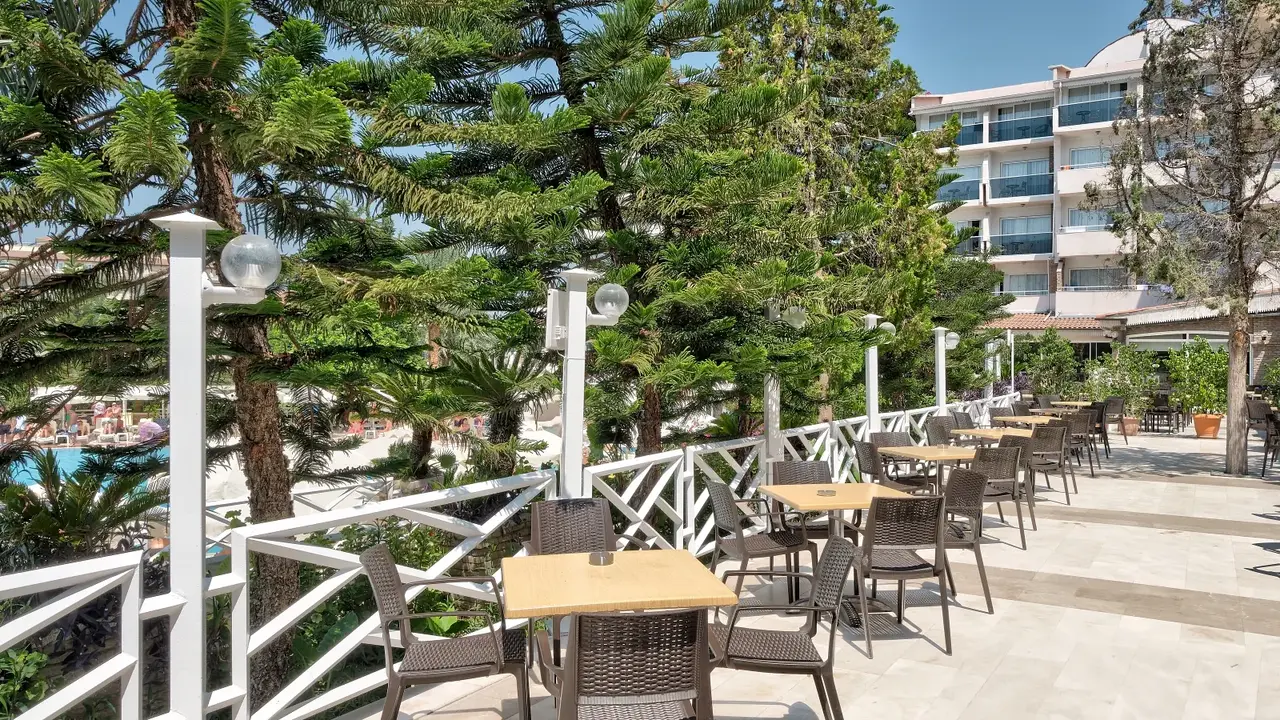 SEADEN COROLLA HOTEL