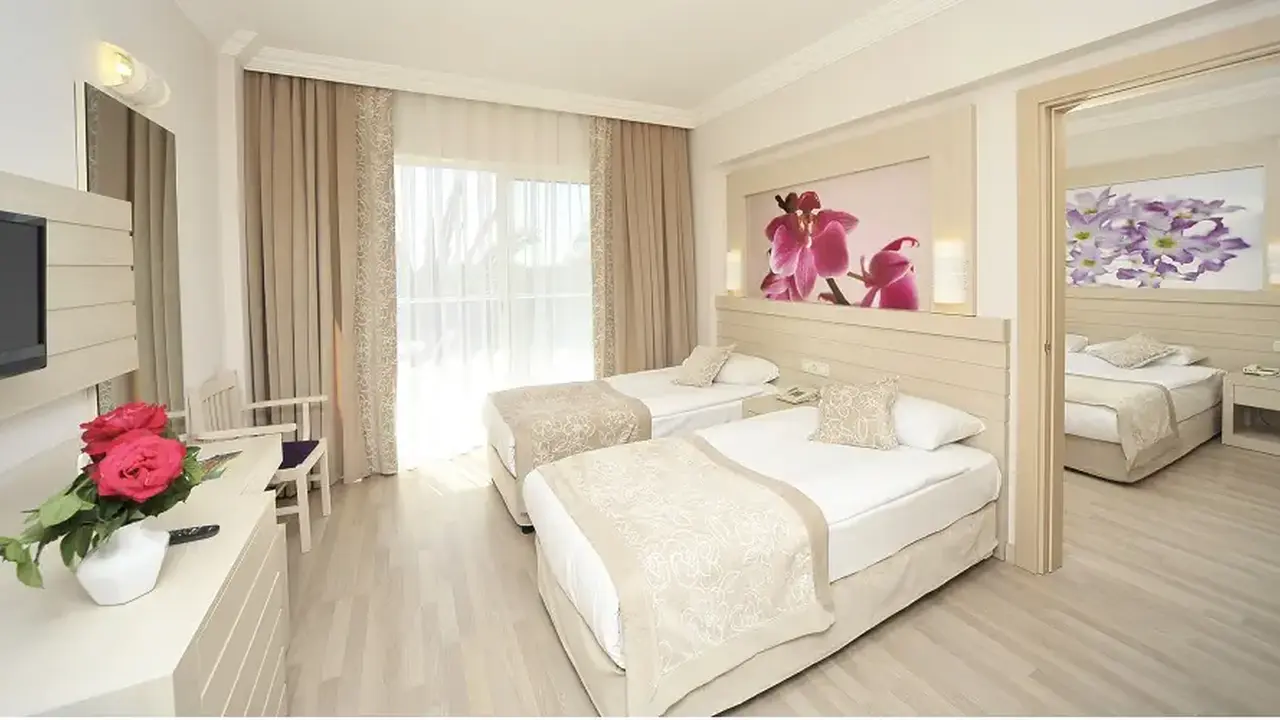 SEADEN COROLLA HOTEL