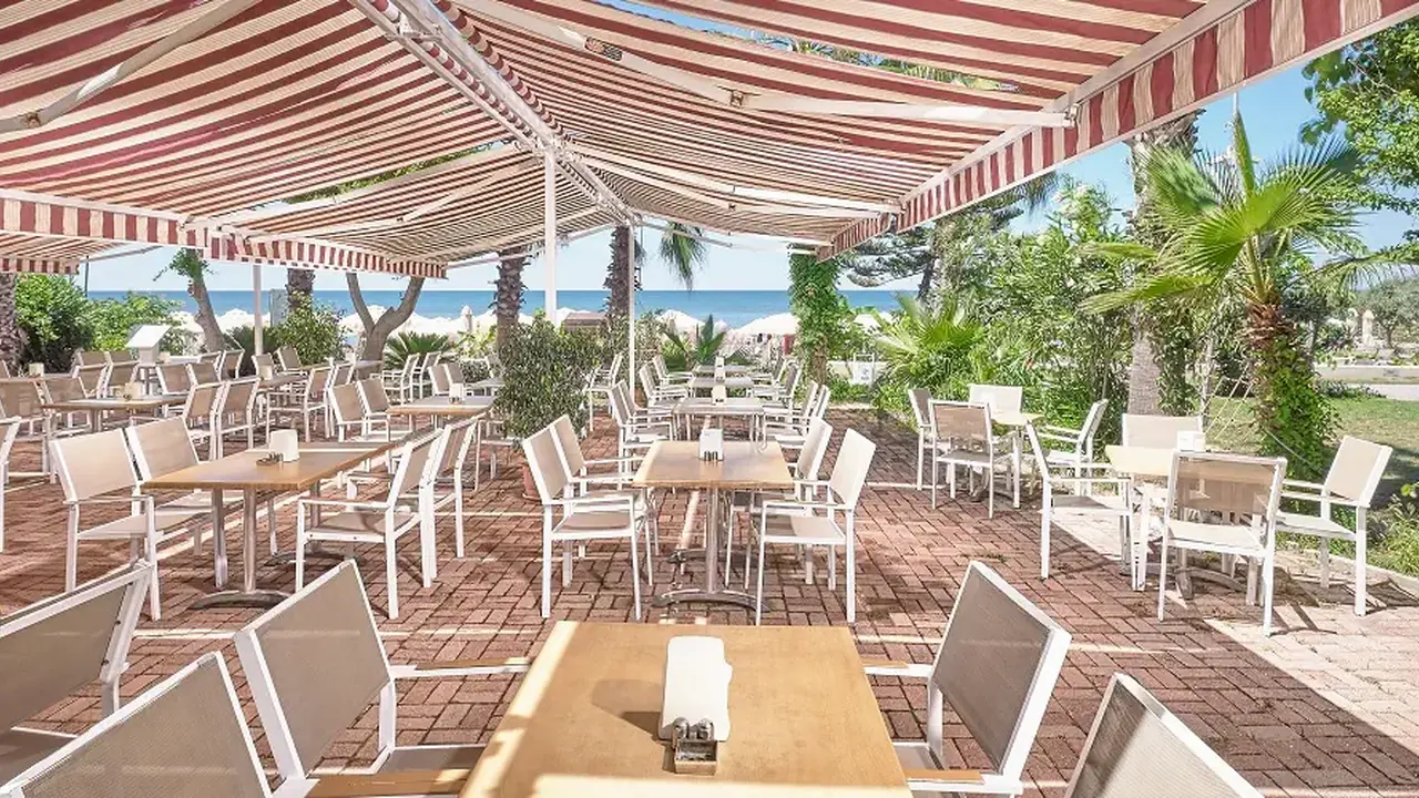 SEADEN COROLLA HOTEL