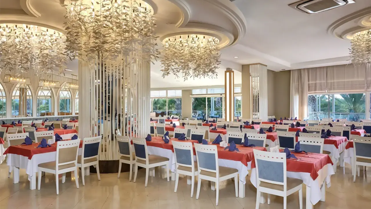 Seaden Sea World Resort And Spa