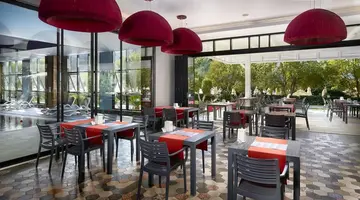 SEADEN VALENTINE RESORT & SPA