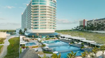 Seadust Cancun Beach Resort