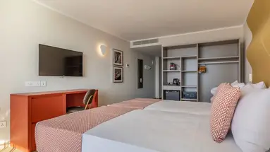 SeaView Hotel