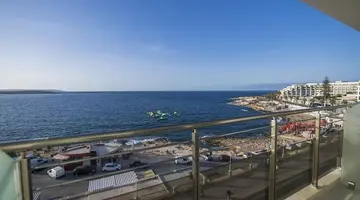 SeaView Hotel