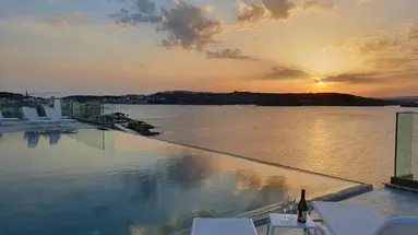 SeaView Hotel