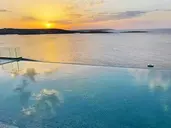SeaView Hotel