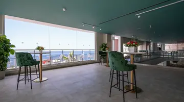 SeaView Hotel
