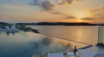 SeaView Hotel