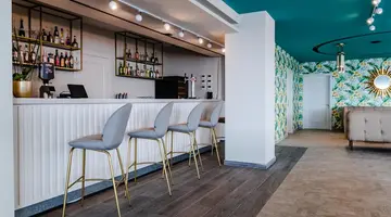 SeaView Hotel