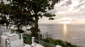 Secret Cliff Villa