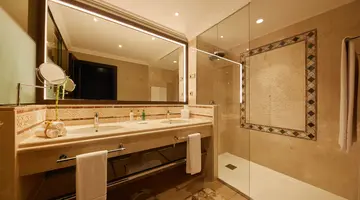 SECRETS BAHIA REAL RESORT & SPA ( ADUTLS ONLY +16)