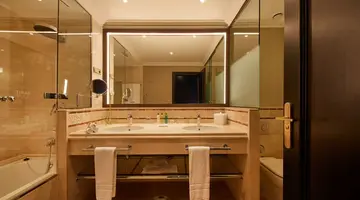 SECRETS BAHIA REAL RESORT & SPA ( ADUTLS ONLY +16)