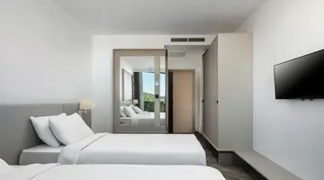 SeeSea Hotel