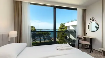 SeeSea Hotel