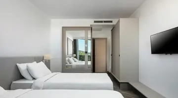 SeeSea Hotel