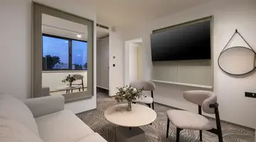 SeeSea Hotel