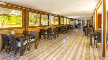 Selenium Hotel