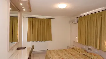 Senator Hotel Apartments