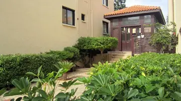 Senator Hotel Apartments