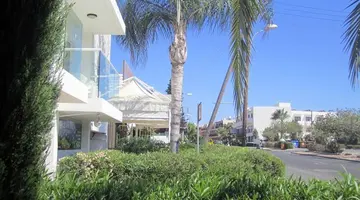 Senator Hotel Apartments