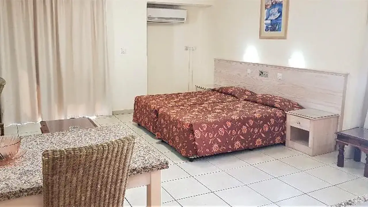 Senator Hotel Apartments