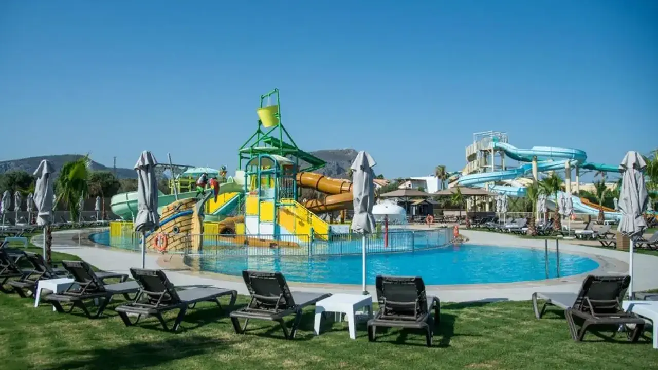 Senseana Sea Side Resort & Aquadventure