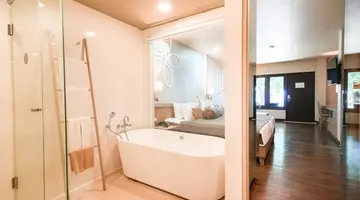 SENTIDO KHAO LAK