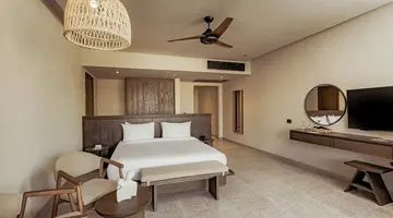Sentido Naga Bay