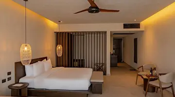 Sentido Naga Bay