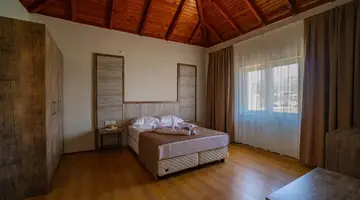 Senza Garden Holiday Club