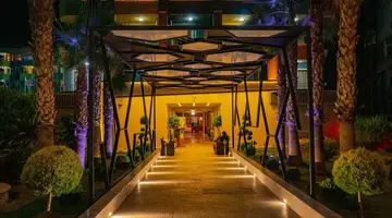 Senza Grand Santana Hotel