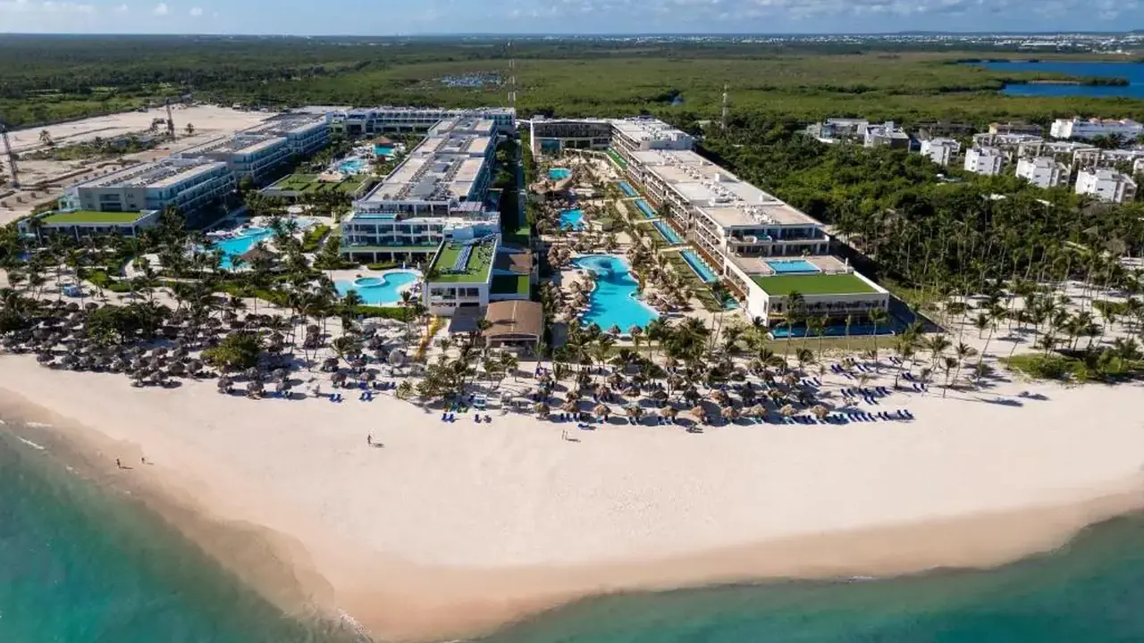 SERENADE ALL SUITES ADULTS ONLY RESORT