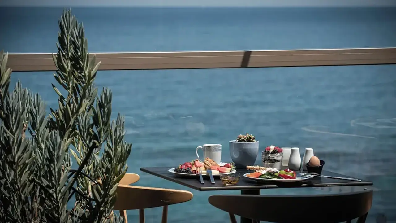 Serenity Spritz Hotel - Adults Only