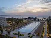 Serry Beach Resort