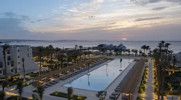 Serry Beach Resort