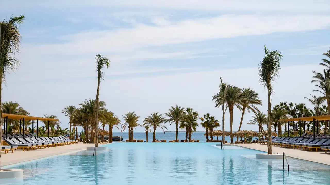 Serry Beach Resort