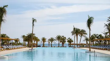Serry Beach Resort