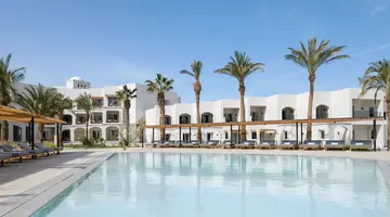 Serry Beach Resort