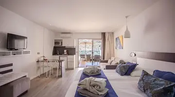 Servatur Casablanca Suites & Spa