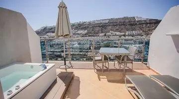 Servatur Casablanca Suites & Spa
