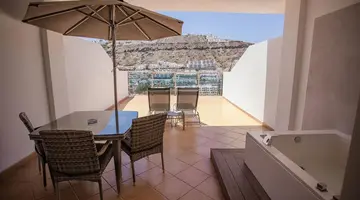 Servatur Casablanca Suites & Spa